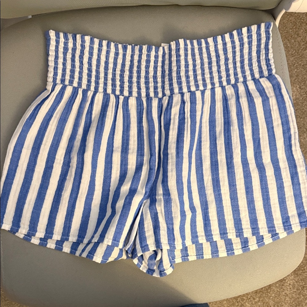 Vineyard Vines High Waist Striped Shorts - Blue and White
